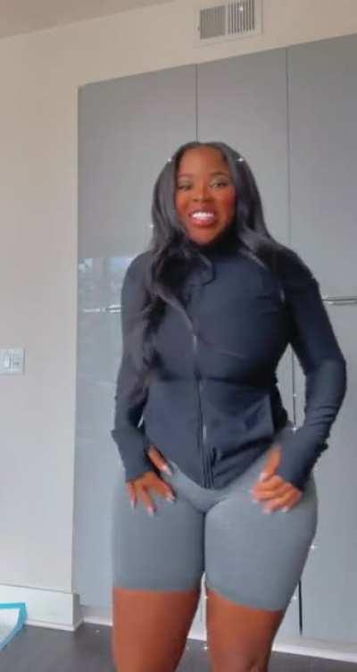 Brianna Amor (@Briannaamor)