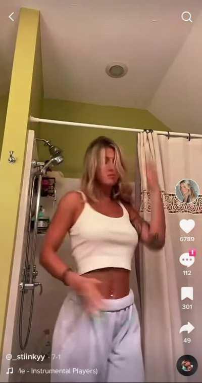 Brunette Nipslip TikTok Porn GIF