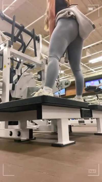 her body a ready drives me insane if i saw this damn i would 100% take it back to my house straight away