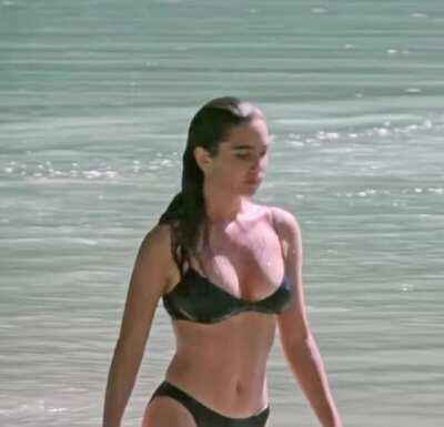 Jennifer Connelly - Hot Spot bikini