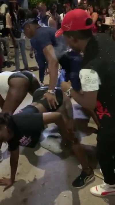 3 gyal a get knock from Shelly Belly!