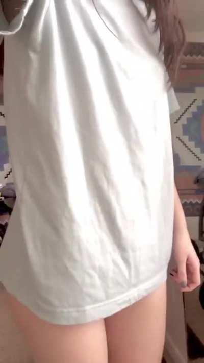 would you slap my booty? 👀