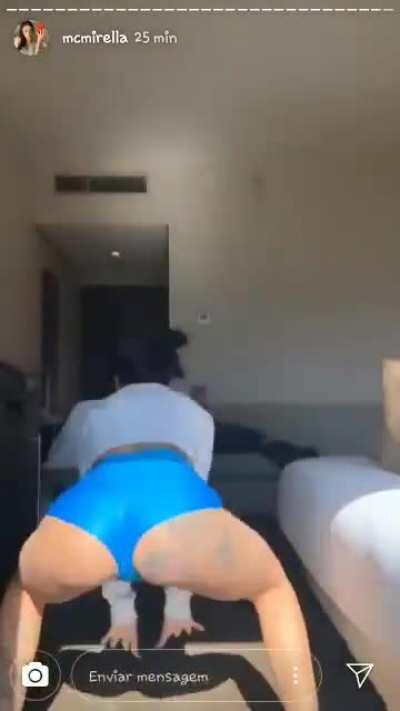 Peitos da MC Mirella [nsfw]