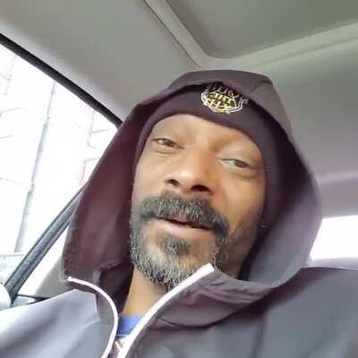 You know exactly why Snoop is listening to the soundtrack from Frozen in his car 10/10