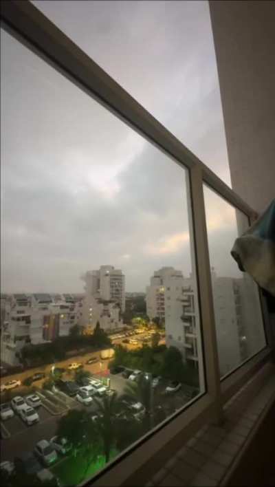 Iranian ballistic missile directly impacting in central Israel (June 14, 2025)