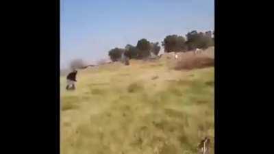 González Catán - Toma de terreno con armas tumberas y cuchillos