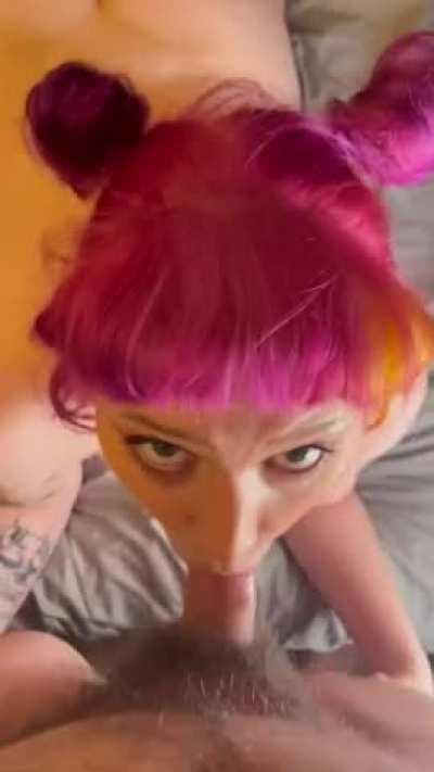 Alt girl blowjob with eye contact