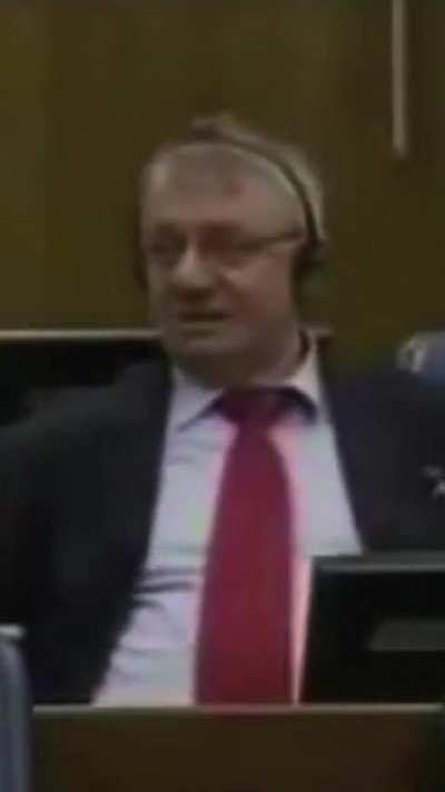 ヴォイスラフ・シェシェリ!