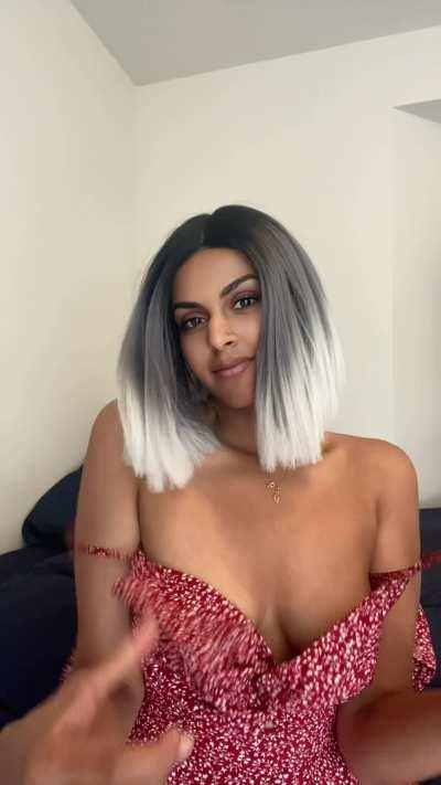 If I had a boyfriend, I would send him nudes all day long