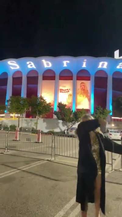 Sabrina 'Mama a sold out forum behind you' |Tik Tok| November 2024