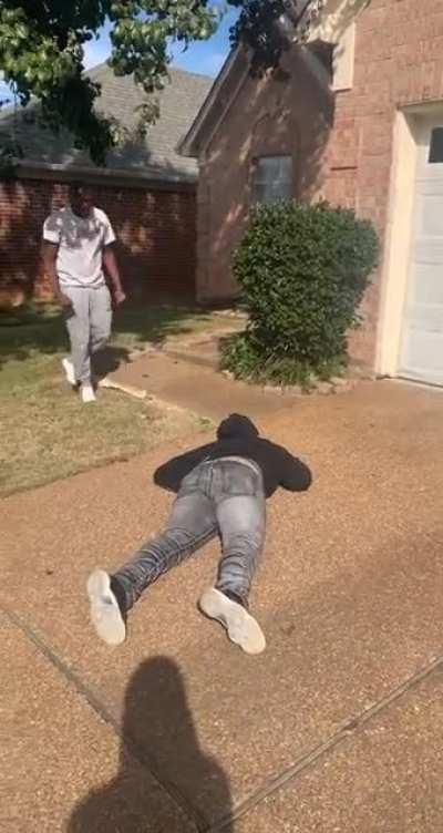 got into my first fight how i do (im the one in the black )