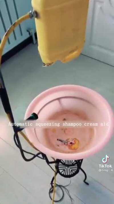 a robot that washes your hair