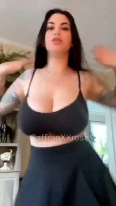 The version you'll see on tiktok vs the version you'll see on Reddit!