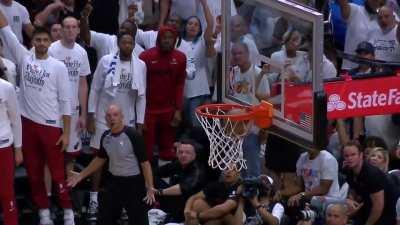 [Highlight] Was Jimmy Butler's 2nd back-to-back 3 pointer incorrectly called a 2 pointer?