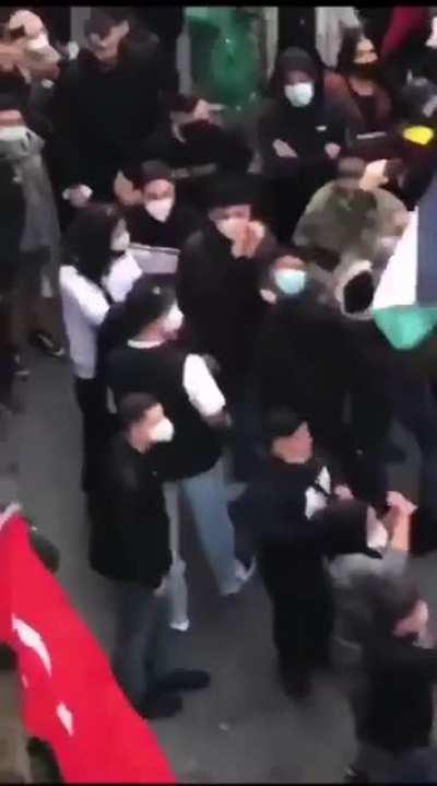 Schockierender Antisemitismus heute vor einer Synagoge in Gelsenkirchen.