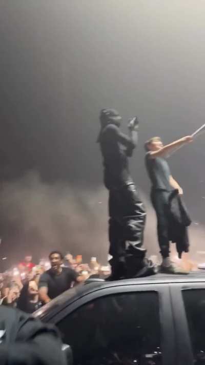 Carti with a young fan tonight ❤️