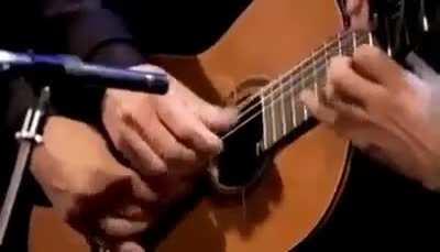 4 guitarists play MJ's Billie Jean using single guitar simultaneously