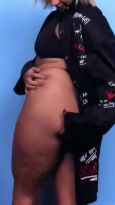 Supercut of the video she just dropped, no sound and optimized for mobile