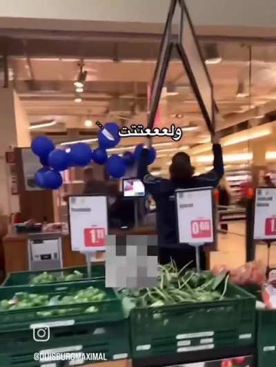 People chasing a man armed with a knive in Duisburg Germany