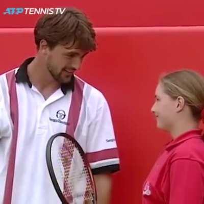 Crowds love wholesome moments