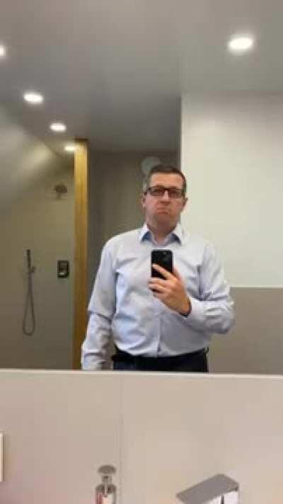 Polish youtuber documents russian COVID-19 vaccine effects