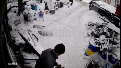 I am the jigsaw man, I turn the world around with a skeleton hand...