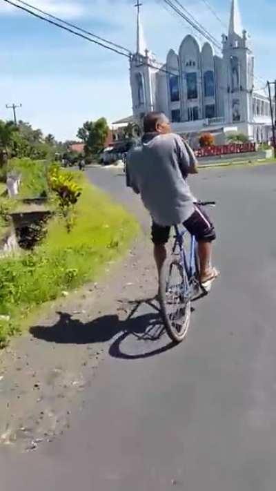 Only in Indonesia: Gowes Gospel