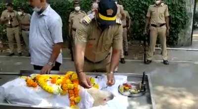 Simba The Bomb Detection Dog Gets A Hero's Farewell, Cremated With Three-gun Salute ,Mumbai INDIA