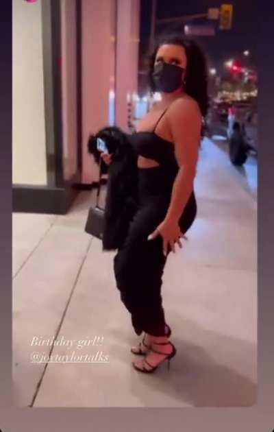 All black 🖤🖤🖤🖤🖤