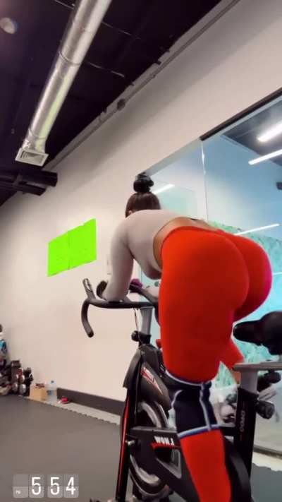 Stefany Hurtado (@fitsteffyy)