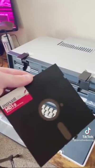 Que brigido weon la primera compitadora portatil