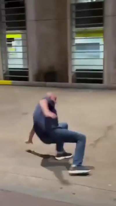 Retired UFC Champ Chuck Liddell gets easily handled by young slick boxer