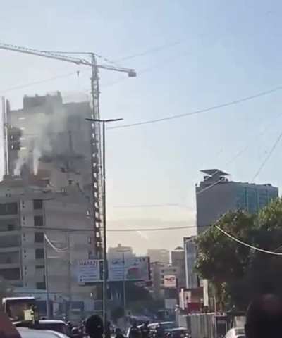Israeli bomb hits the targeted building yet fails to detonate. Cheyeh South beirut 8:30am (17/11/2024)