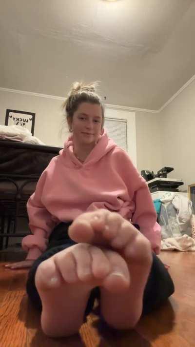 Chloe’s sexy feet pm 2 buy more