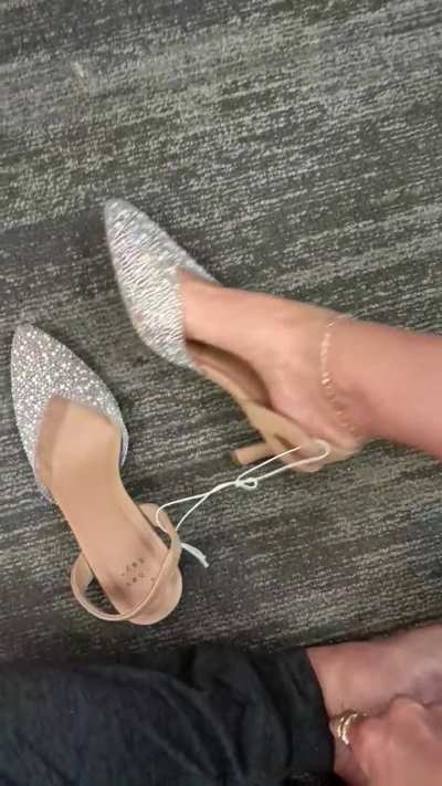 Love how you can still see the bright blue under these jelly heels