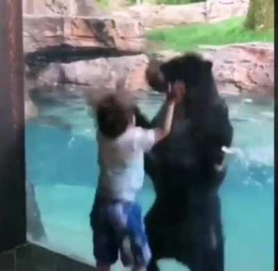 uğur abiyle videomuz soldaki ben