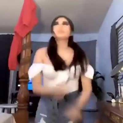 Kai’sa when she felt the void suit eating her pussy 👁👄👁