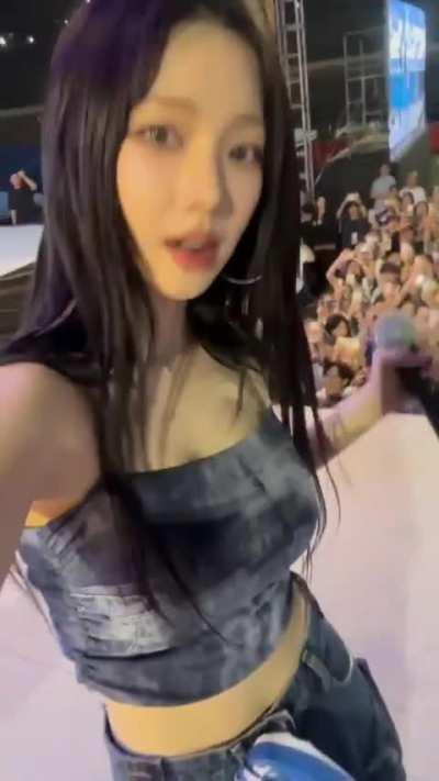 She's so fucking perfect 