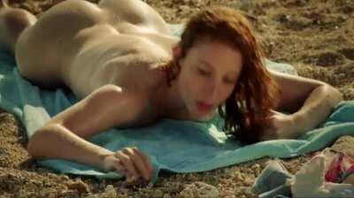 51 perfect seconds of Lola Naymark · Au Fil D’Ariane (2014)