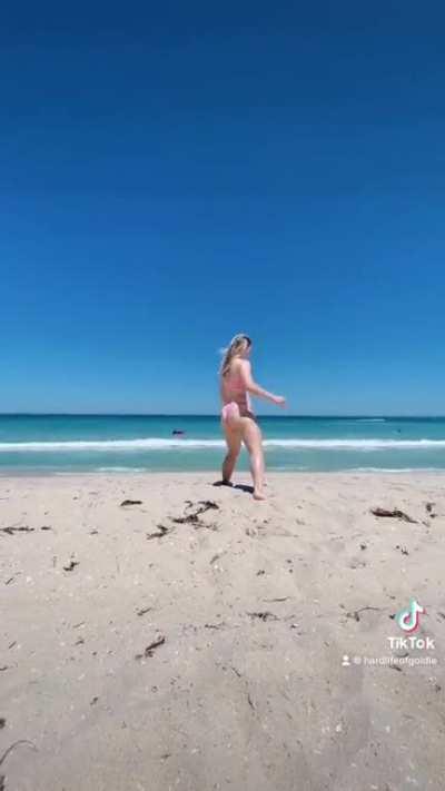 Thiccness @hardlifeofgoldie