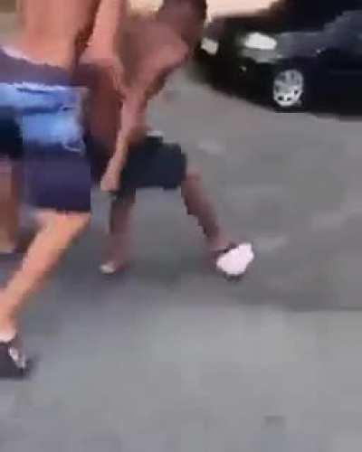 Nada melhor do que jogar um futebol firme e forte com os amigos