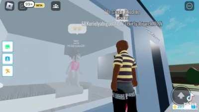 Boy loses it on Roblox after catching cheating gf