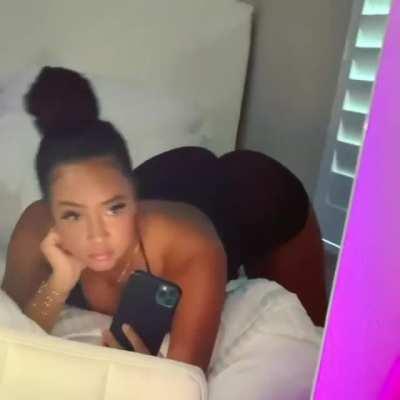 T@zs@angels, naked vids in Vip. Hit me up.