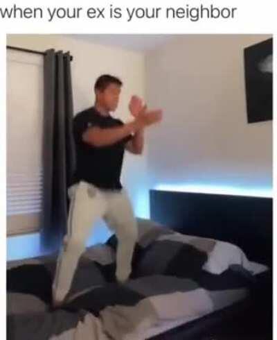 Когда бывшая живёт по соседству
