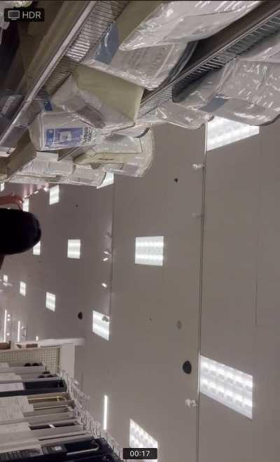 Wyt milf loves my big gorilla bulge 🦍 dm for more vids