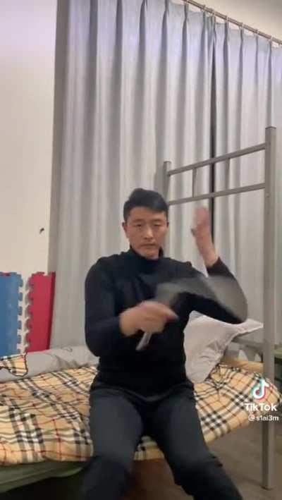 This guy using nunchucks