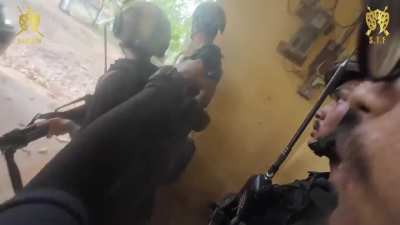 [Myanmar/Burma] Rebels belonging to the Yangon PDF Special Task Force during the attack on the 598th battalion base in Shwegyin, Bago Region (Music from source)
