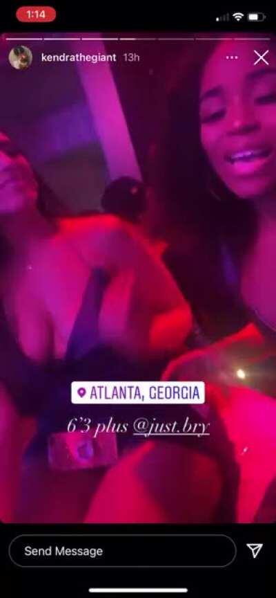 Imagine a night out with these two🤤