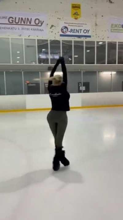 What we see and what an ice skater sees while performing an upright spin.