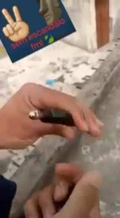 a figurinha kkkkkkkkkkkkkkkkkkkkkk